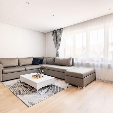European Heart 2-Bedroom Flat. Брюксел Екстериор снимка
