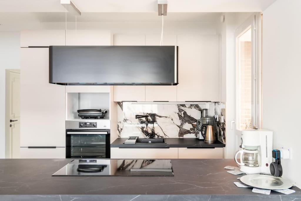 European Heart 2-Bedroom Flat. Брюксел Екстериор снимка
