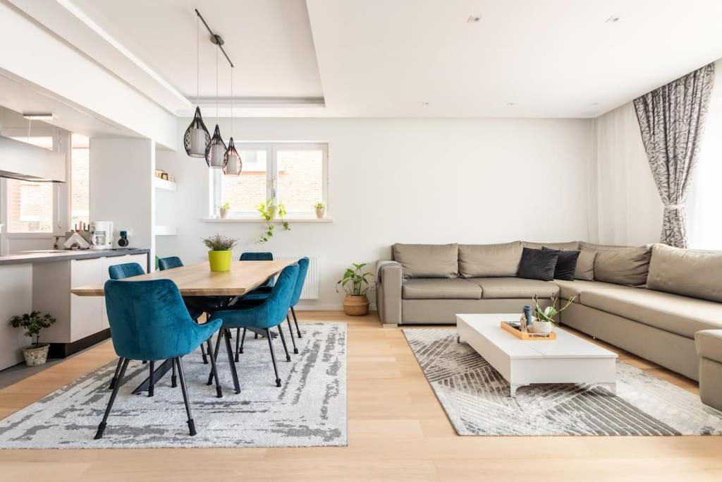 European Heart 2-Bedroom Flat. Брюксел Екстериор снимка